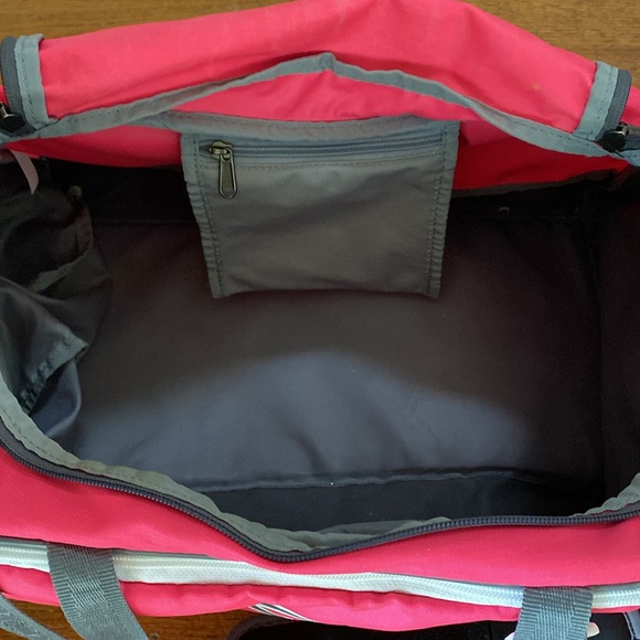 Under Armour “Storm” Large Multi Section Duffle Sports Bag W/Strap & Handles - Picture 7 of 13